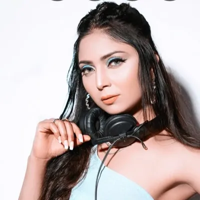 neha bhajekar profile