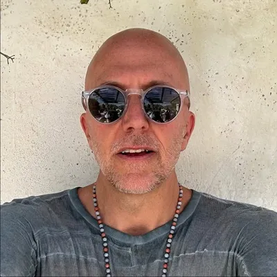 Lee Burridge profile