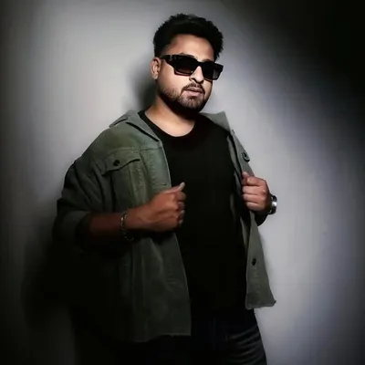 DJ Yash | Yash Arora profile
