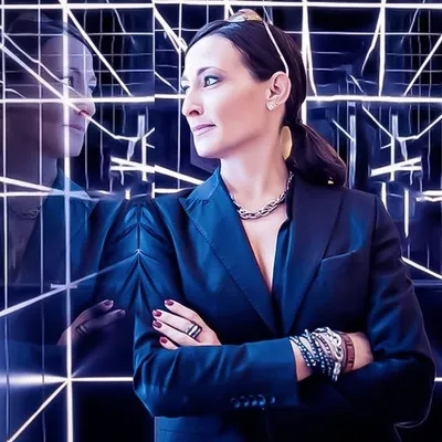 Nadine Dlouhy | Speakerin, Business-Strategin und Unternehmerin profile