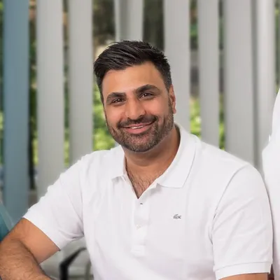Adjmal Sheerzoi DDS MSc | Zahnarzt Düsseldorf profile