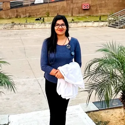 Dr Komal Garg profile
