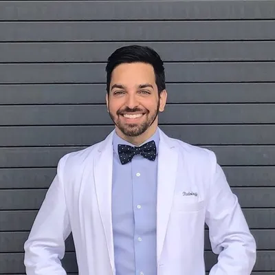 Dr. Muneeb Shah profile