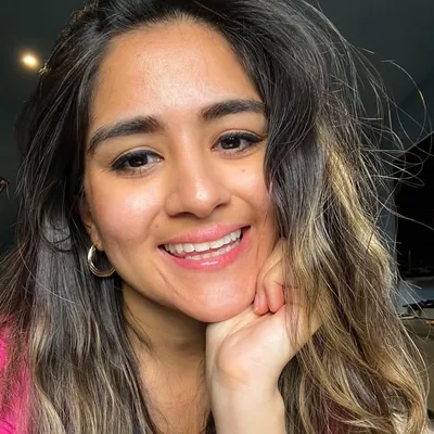 Dr Radhika Thakrar profile