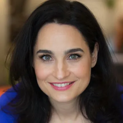 Dr. Yael Adler l Dermatologin & Ernährungsmedizinerin profile