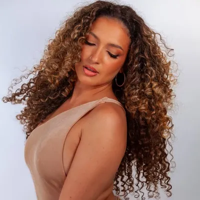 Victoria Lamarre | Youtubeuse & Entrepreneuse 🌴✨ profile