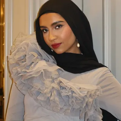 DOLLY | BEAUTY WELLNESS FASHION profile