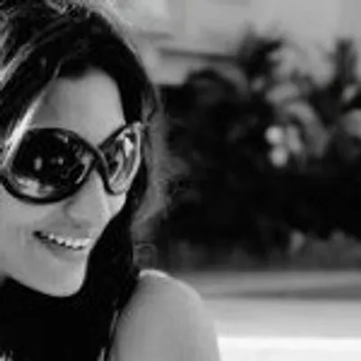 Dolly Sidhwani profile