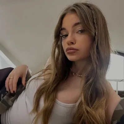dominika profile