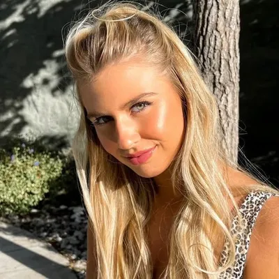 Dominga Lambert R. profile