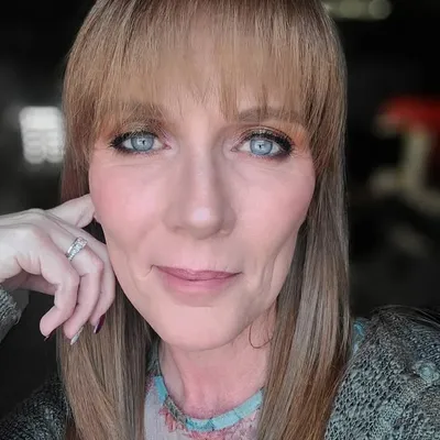Donna Reidhaar profile