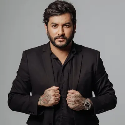 Douglas Mariano profile