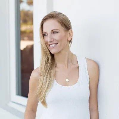 Lisa Bryan profile