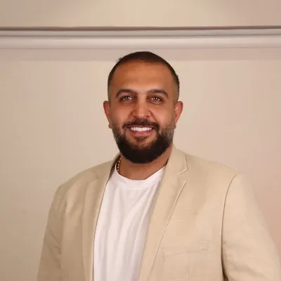 د علي عصام profile