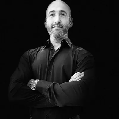 Dr. Eduardo Fernández profile