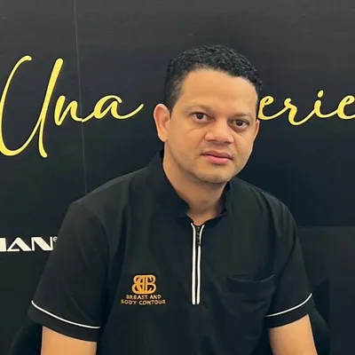Eliher Vasquez Iguaran | Cirugía Plastica profile