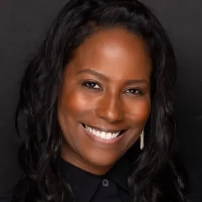 Dr. Mariel Buqué