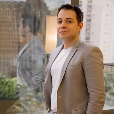 Dr Raphael Gomes profile