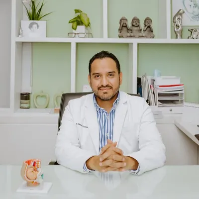 Dr. Ricardo Coronado | Ginecólogo profile
