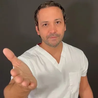 Roberto Jose Cantú profile