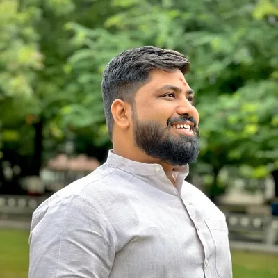 Dr Vaaibhav Nirmal profile
