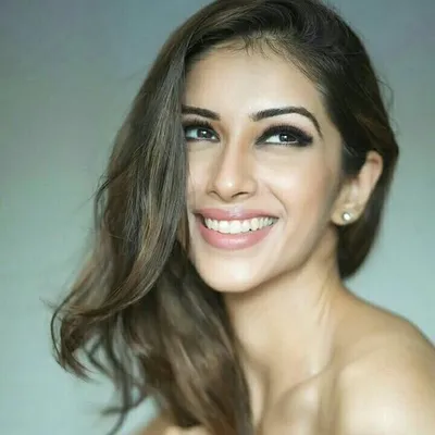 Elakshi Morey Gupta profile