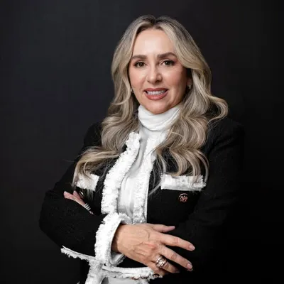 Dra Rosane Mariotti Tissiani | Invisalign profile