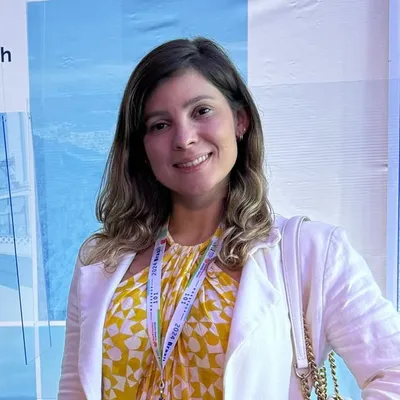 Dra. Carla Vergueiro- consultorio de pediatria profile