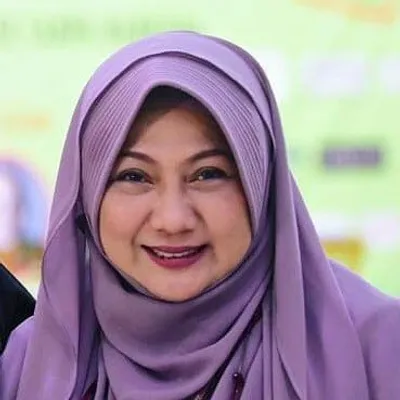 dr.Aisah Dahlan, CMHt., CM.NLP. profile