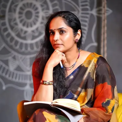 Dr.AkhilaVinod | Yogashram profile