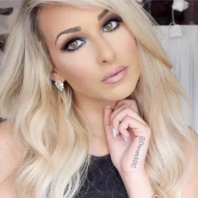 Aisling 🌸 DramaticMAC profile