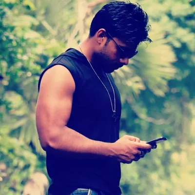 Nijam Shaikh profile