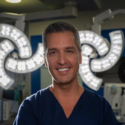 Dr Carlos Ferrigni profile