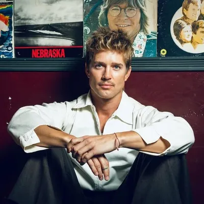 Drew Van Acker profile