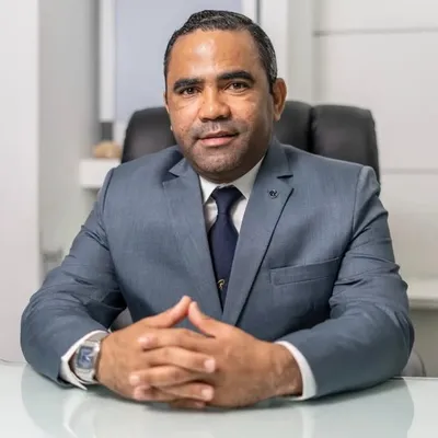 Dr. Manuel Arias - Cirujano Bariátrico profile