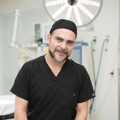 Dr Omar Pérez-Saucedo | Cirujano Plástico profile