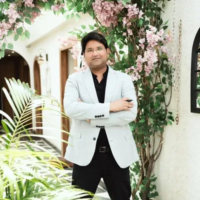 Dr Razi Ahmed profile