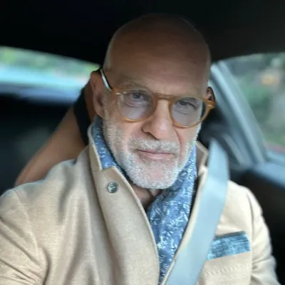 Dr Renato Calabria profile