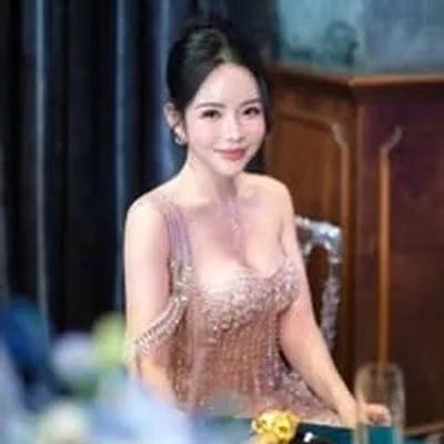 Hoàng Thuỳ Dương profile