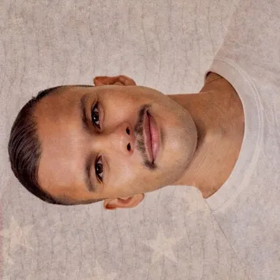 Carloѕ Dυqυe profile