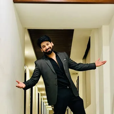 Dev vashist profile