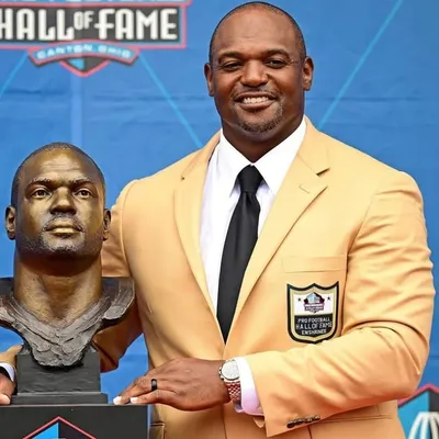 Dwight Freeney profile