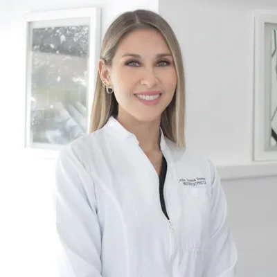 Lcda. Dyana Pombar M., Mgs profile