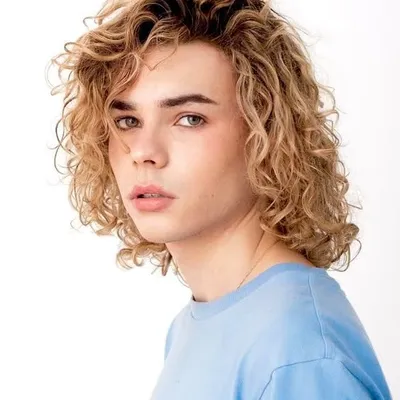 adrián carrera profile