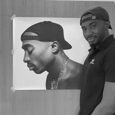 Emma | Charcoal Photorealist Artist profile