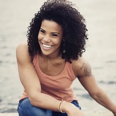 Elisabeth Akinwale profile