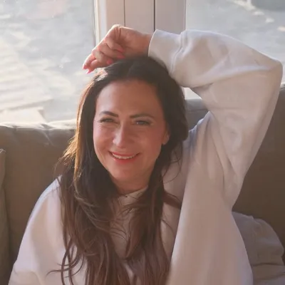 Melike Kazar profile