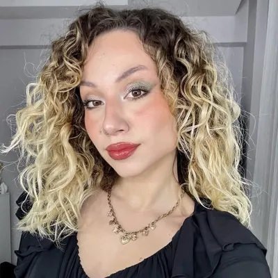 Gizem Ece profile