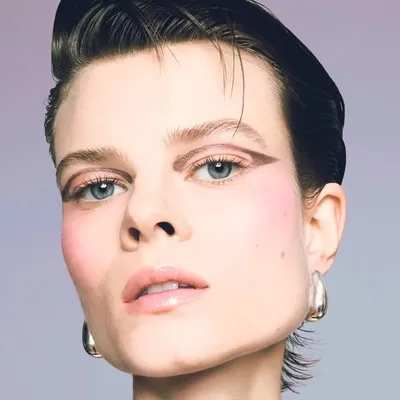 Ophelia | Model und Ärztin profile