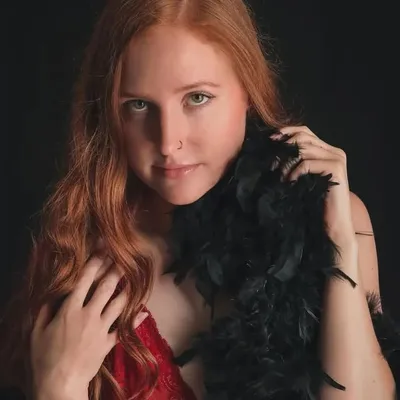 Eden Gardenia ~ Burlesque profile